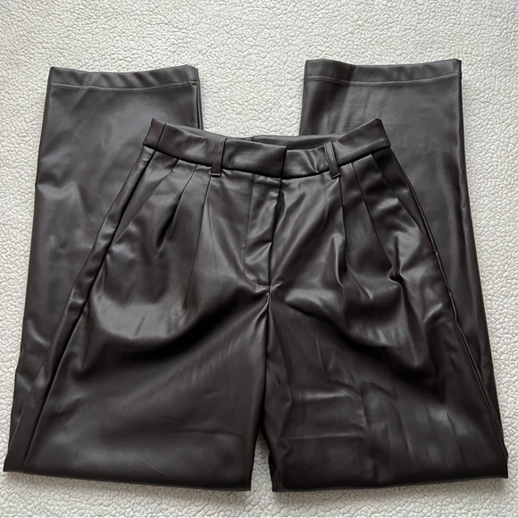 Noa relaxed High Rise Faux Leather Pants - Picture 1 of 10